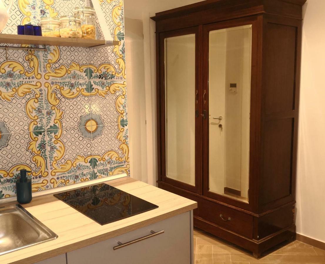 Casa Wenner 1 Apartment Наполи Екстериор снимка